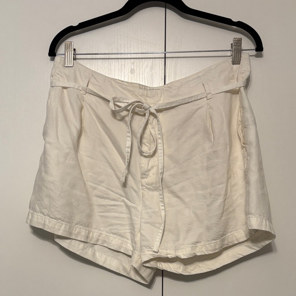 J. Crew Washed Belt Trouser Short in Natural Size 8